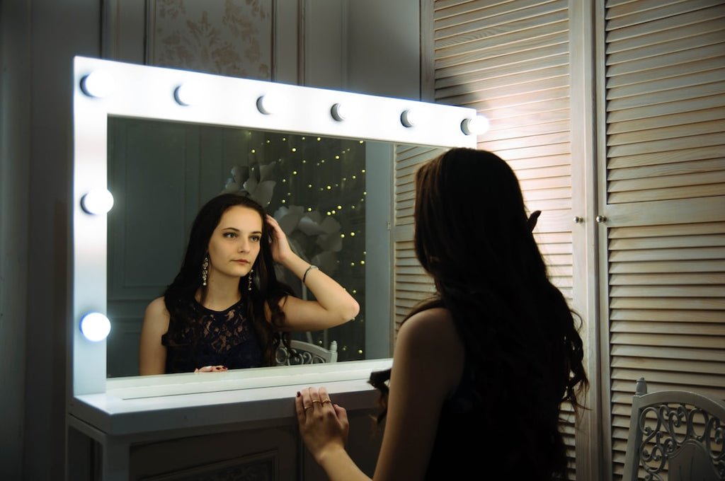 Mirror Talk: Are Lighted Mirrors Worth the Hype?